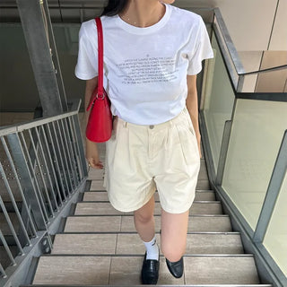 Small lettering short-sleeved T-shirt