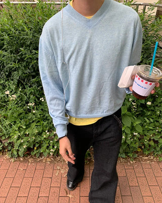 V-neck long-sleeve knit