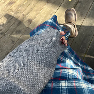 Oversized Cable Knit Round