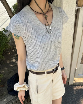 Round neck button collar knit