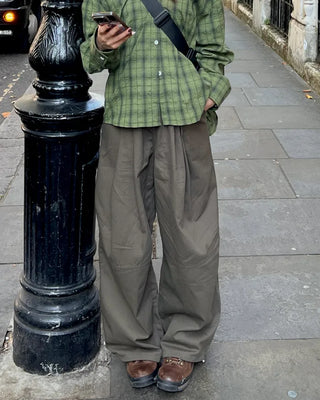 Cotton two-pleat wide-leg pants with key loop.