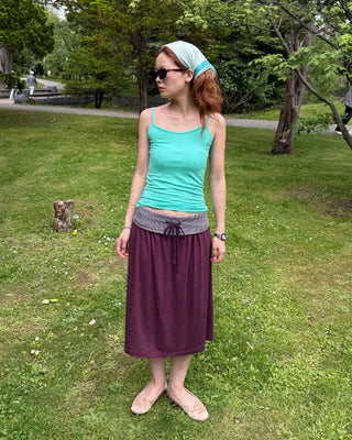 Basic color sleeveless top