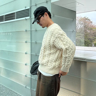 Cable oversized round knit