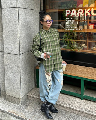 Patch pocket collar check shirt