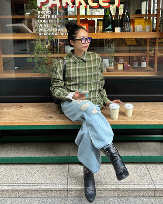 Patch pocket collar check shirt