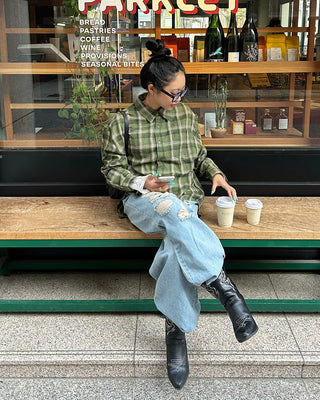 Patch pocket collar check shirt