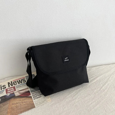 Mesh zip-up pocket cross messenger bag