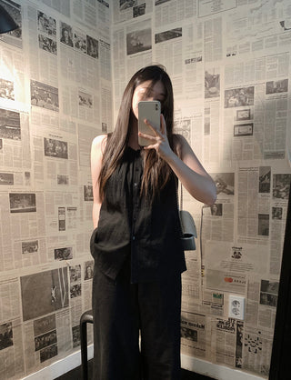 Sleeveless blouse - 2 colors