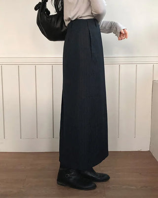 Classic striped border skirt