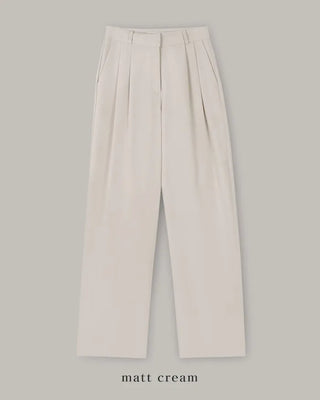Leg-lengthening pintuck wide slacks