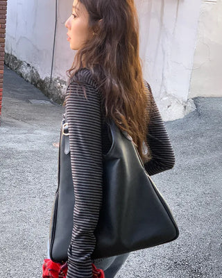 Comes with a scarf! Striped long-sleeved T-shirt