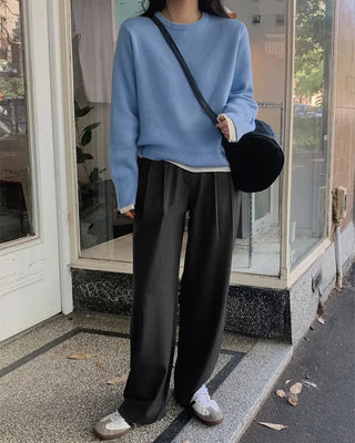 Leg-lengthening pintuck wide slacks
