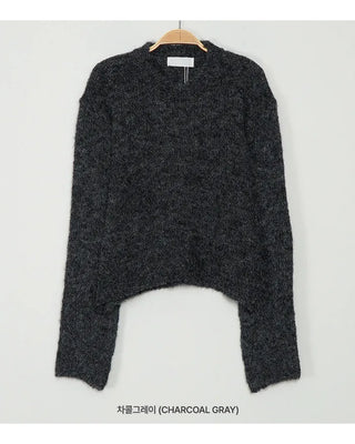 Round-neck long-sleeved knit