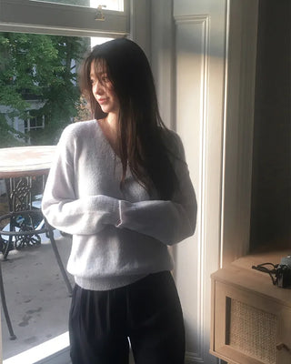 Slim Heart V-Neck Knit