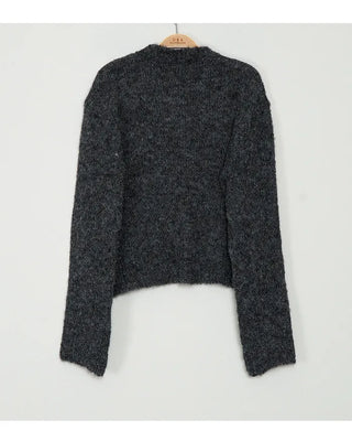 Round-neck long-sleeved knit