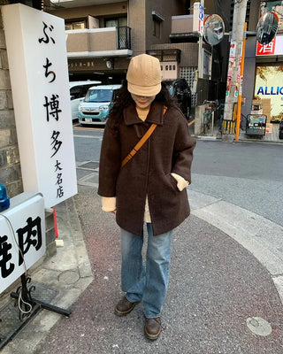 A half coat that can be worn even in the middle of winter.