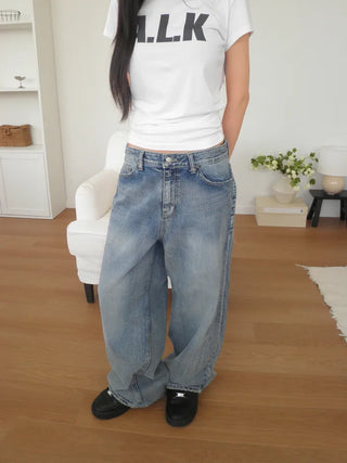 Wide-leg jeans