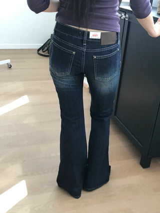 Flared low-rise jeans