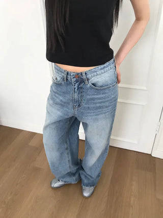 (Unisex) Distressed Wash Wide Jeans
