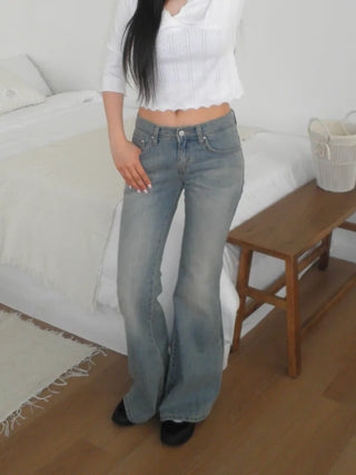Stitched low-rise jeans