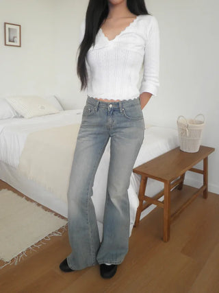 Stitched low-rise jeans