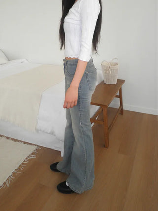 Stitched low-rise jeans