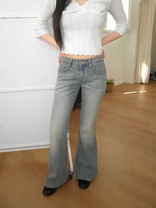 Stitched low-rise jeans