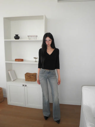 Stitched low-rise jeans