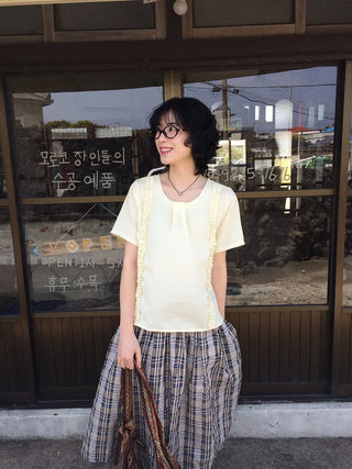 Frill-lined round neck blouse