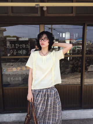 Frill-lined round neck blouse