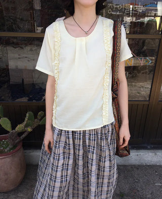 Frill-lined round neck blouse