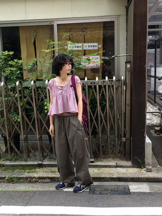 Wide-leg pants with elastic waistband and slits