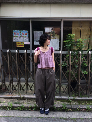 Wide-leg pants with elastic waistband and slits