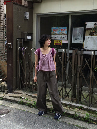 Wide-leg pants with elastic waistband and slits