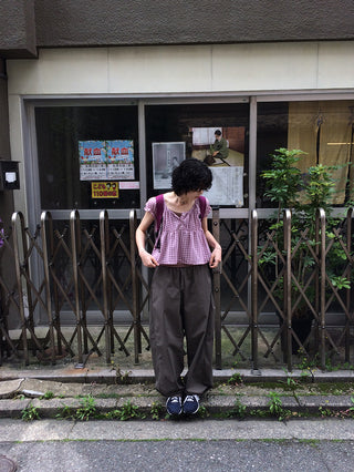 Wide-leg pants with elastic waistband and slits