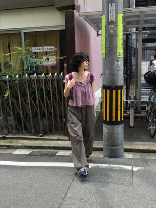 Wide-leg pants with elastic waistband and slits