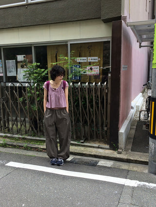 Wide-leg pants with elastic waistband and slits