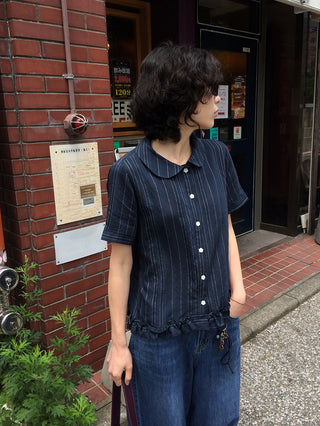Flower button stripe border short-sleeved blouse
