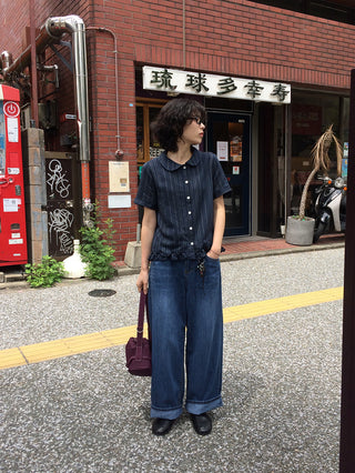 Flower button stripe border short-sleeved blouse