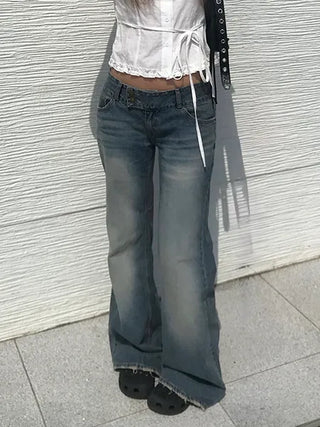Offset low-rise jeans