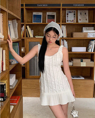 Sleeveless pleated Mini dress