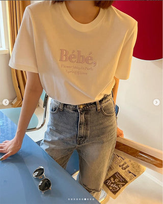 Embroidery round neck T -shirt