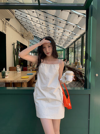 Sleeveless suspender dress