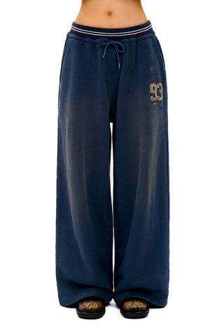 [Moromoro2] Distressed Star Applique  Sweatpants