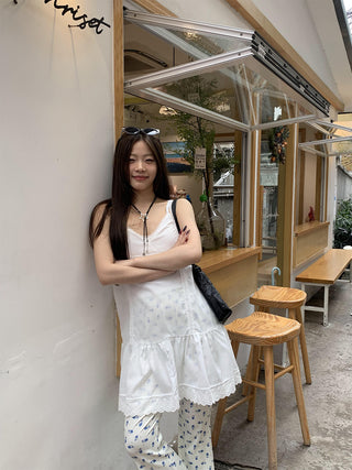 Short lace sleeveless dress