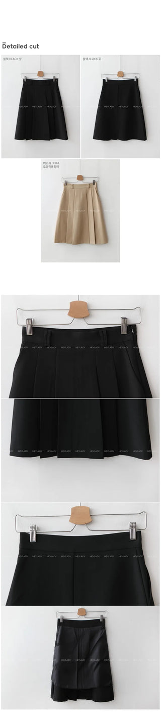 Pleated skirt