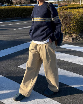 Cotton pants with adjustable waist and pleats