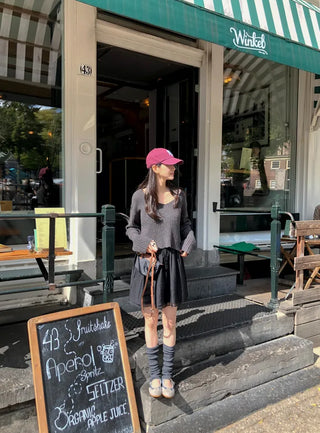 (3 colors) V-neck cropped knit