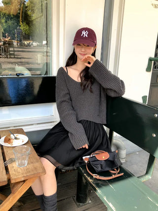 (3 colors) V-neck cropped knit
