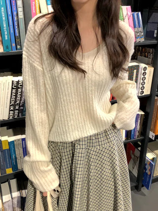 (3 colors) V-neck cropped knit